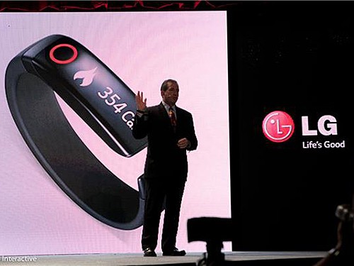 LG正式推出手环 Lifeband Touch配触摸屏