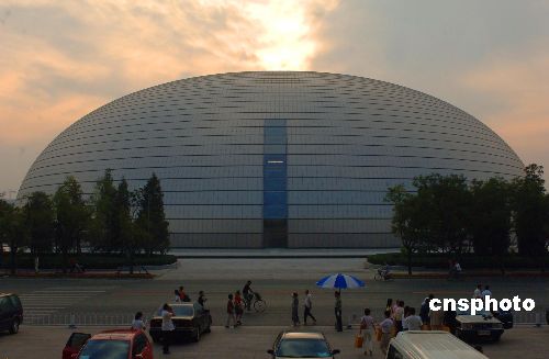 北京国家大剧院揭秘：公共大厅开阔堪称全球之最